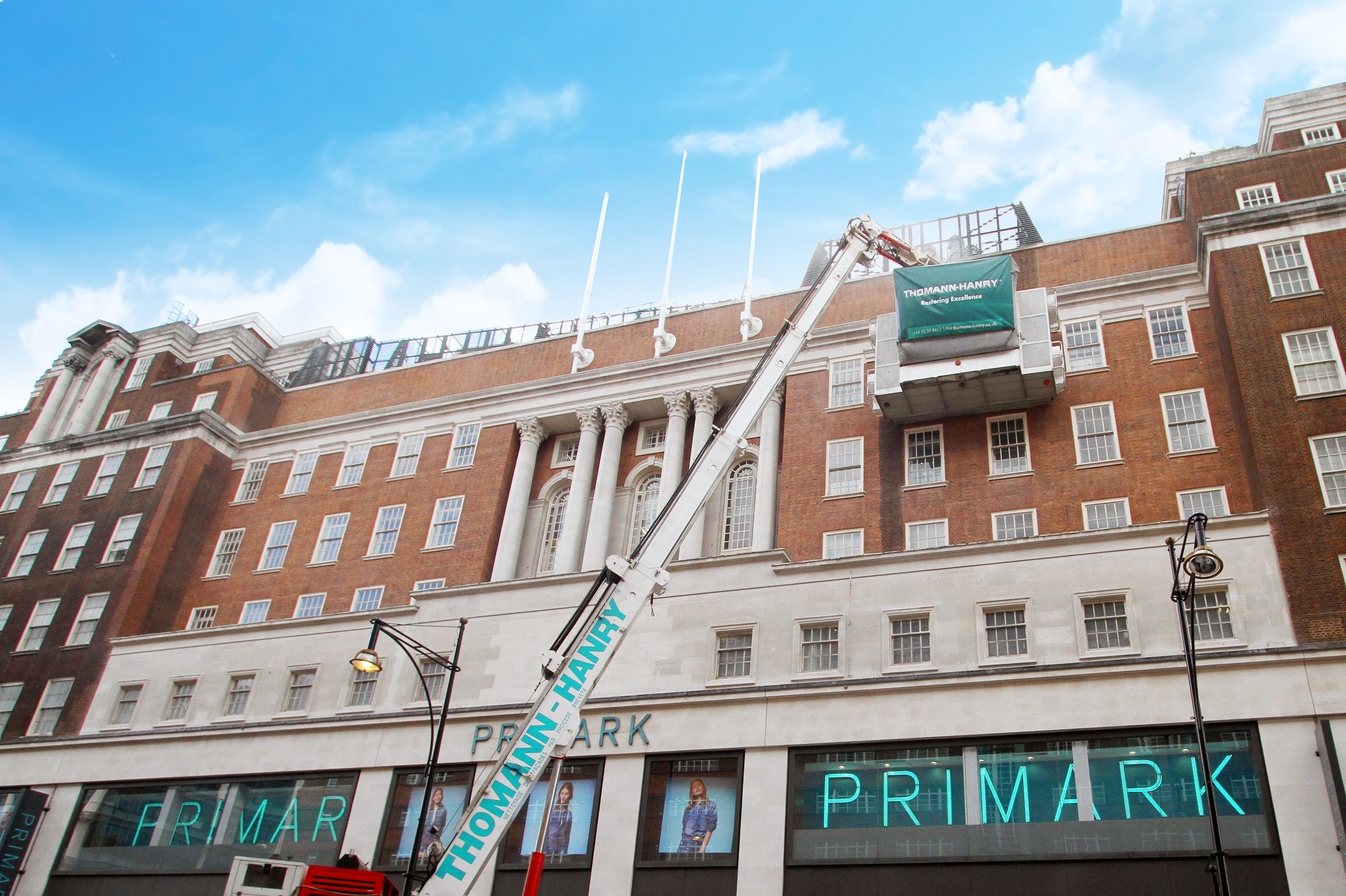 Brickwork cleaning, Primark Oxford Street | Thomann-Hanry®